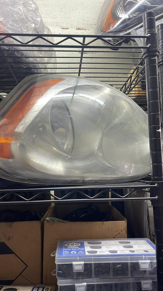 USED HEADLIGHT ASSEMBLY LH CASCADIA 08-17 FL2502106