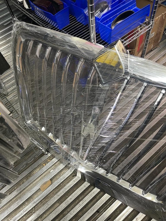 GRILLE WITH SCREEN CHROME, INTERNATIONAL 4039860C93