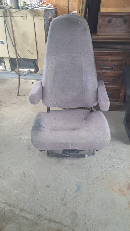 USED INTERNATIONAL PROSTAR DRIVER SEAT GRAY CLOTH