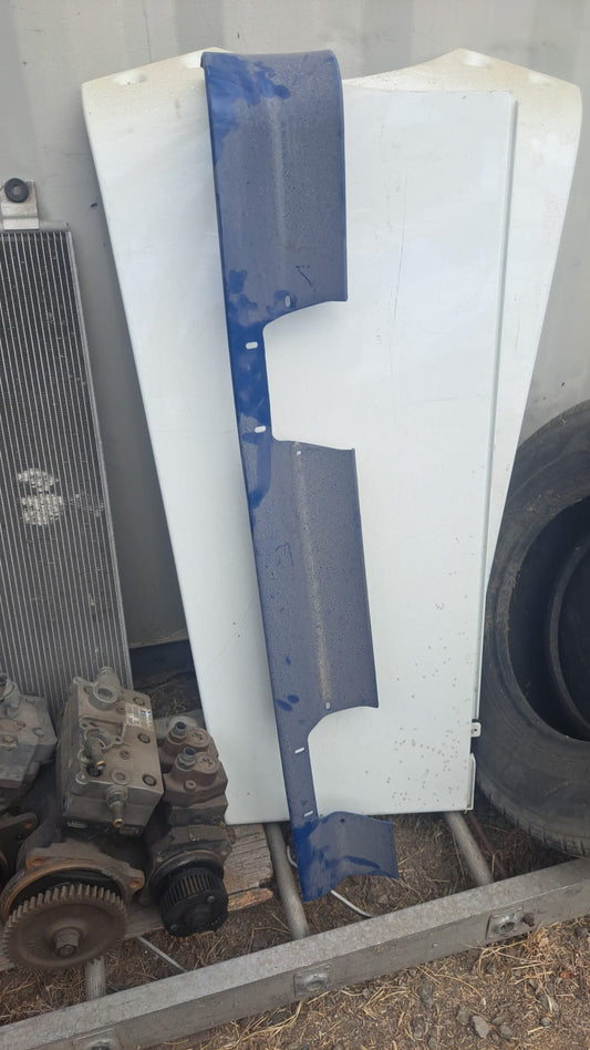 USED UNDER SLEEPER PANEL CASCADIA RH BLUE