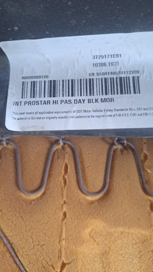 USED PASSENGER SEAT, INTERNATIONAL BLACK CLOTH 3725171C91