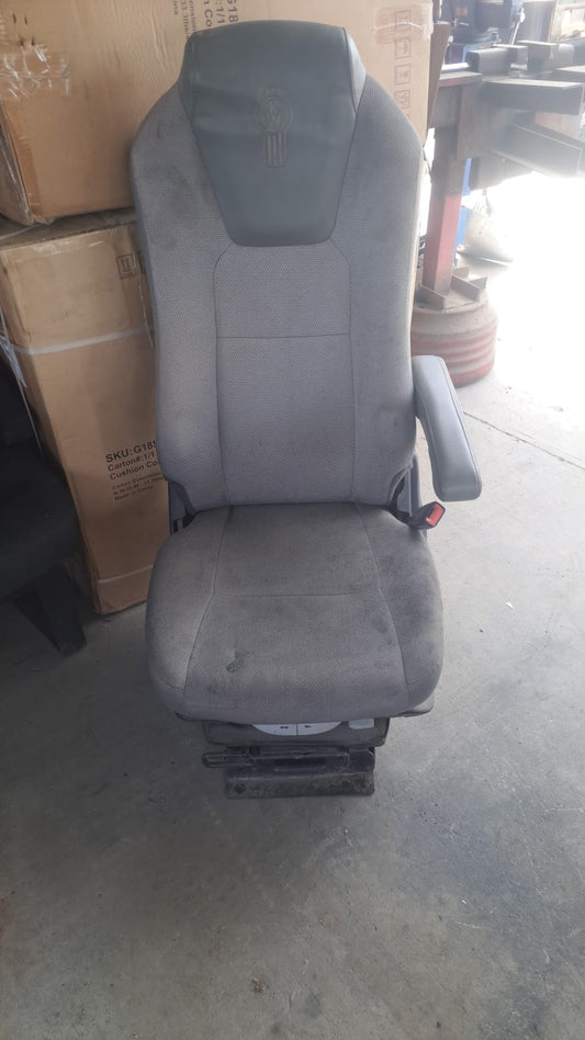 USED KENWORTH PASSENGER SEAT GRAY CLOTH