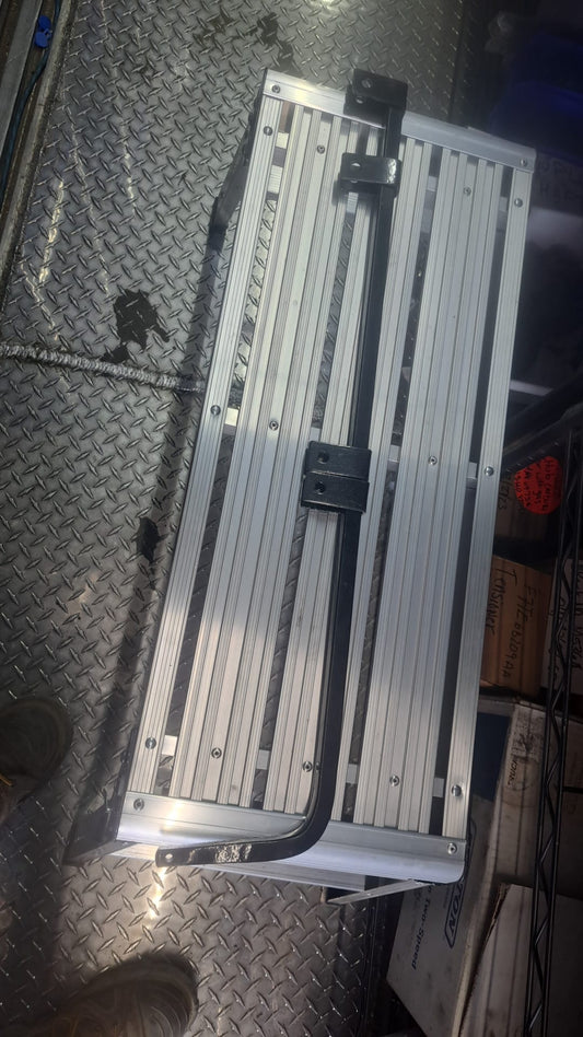 MUDFLAP HANGER STRAIGHT, BLACK