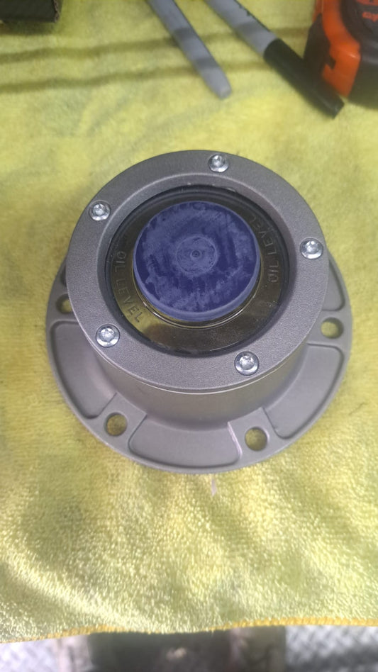 HUB CAP ALUMINUM WITH SIDE FILL PLUG 180160622